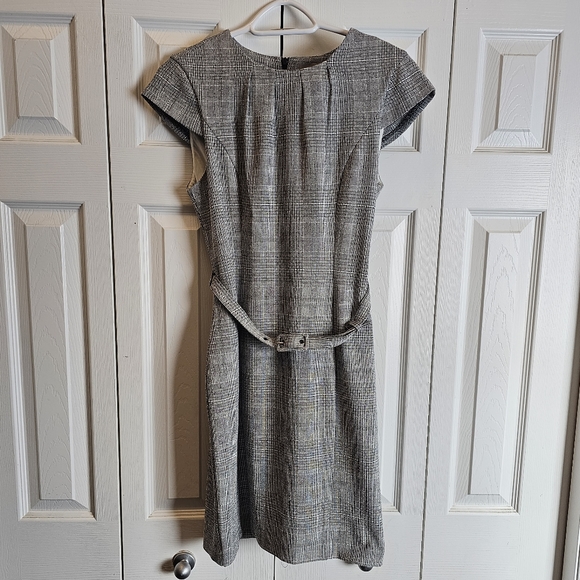 Fitted stitched dress - Picture 1 of 2